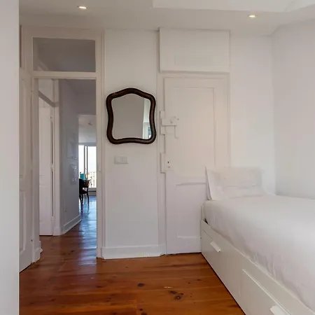 Appartement Amidst The Rooftops Of *